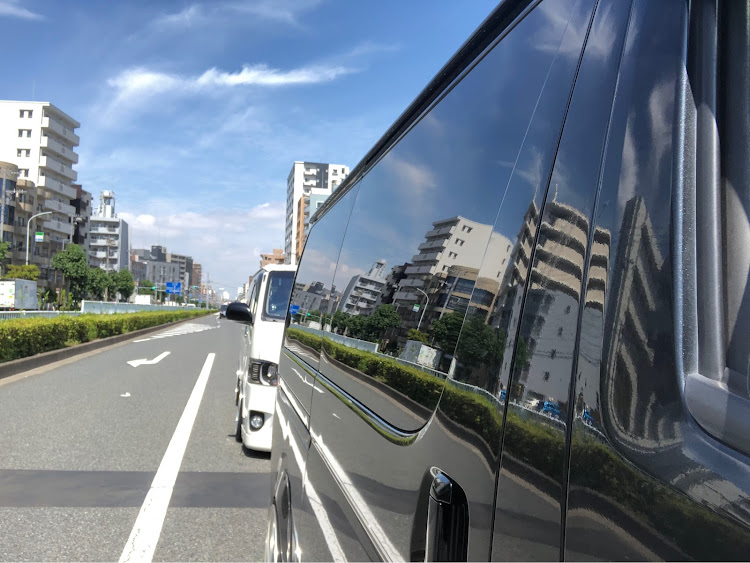 ハイエースバンの単管マフラー・中間ストレート・平日の4F・仲間に感謝に関するカスタム事例の投稿画像4枚目