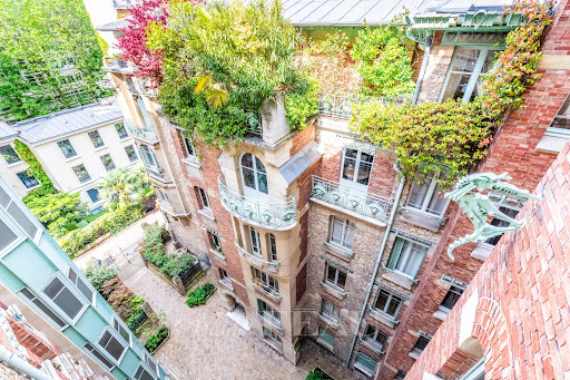 Building with rooftop greenery - Buy this luxury property in Paris 16ème, 3 rooms, 1 bedroom