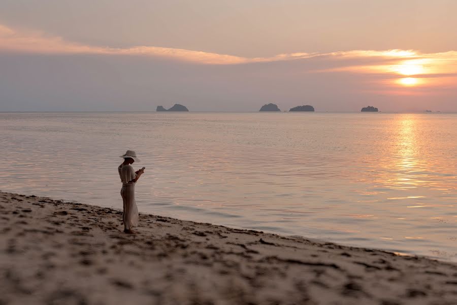 Wedding photographer Lara Korneeva (larakorneeva25). Photo of 1 April 2019