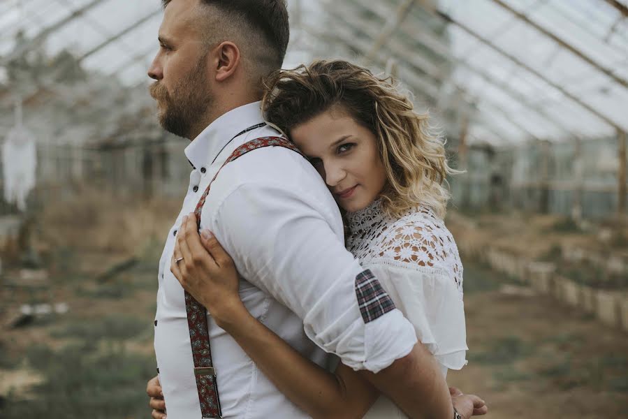 Fotógrafo de casamento Piotr Wiernikowski (kwiatfotosu). Foto de 23 de fevereiro 2021