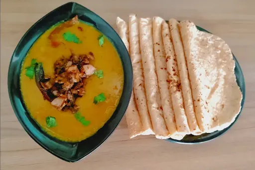 7 Phulka With Dal Tadka