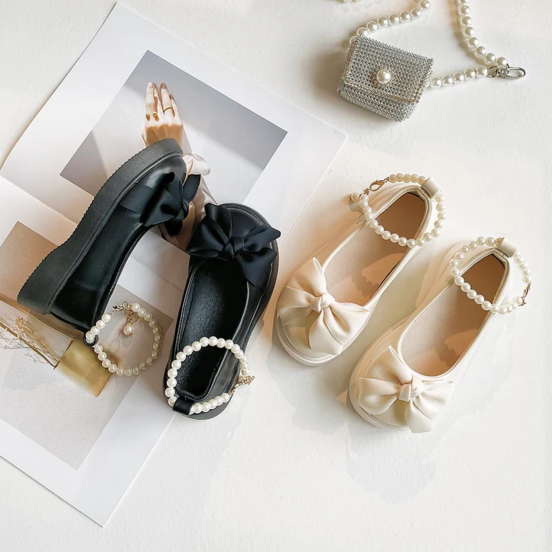 Title 5, Petites chaussures à talons en cuir pour enfant...