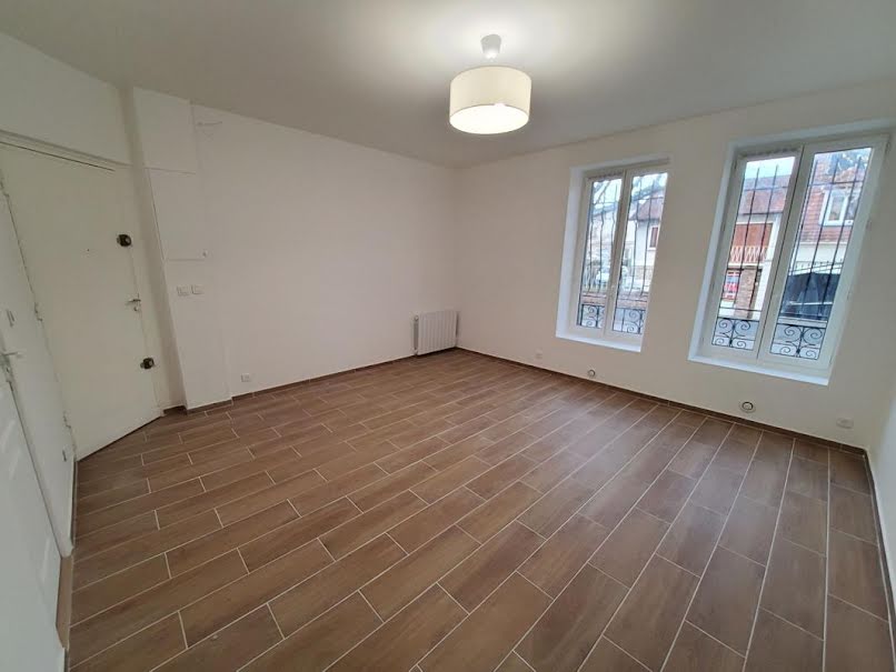 Location  appartement 3 pièces 51 m² à Les Pavillons-sous-Bois (93320), 1 100 €