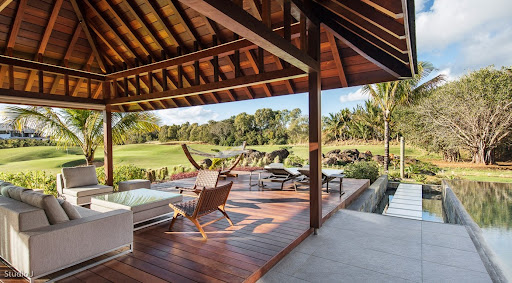 Villa with pool and garden 5