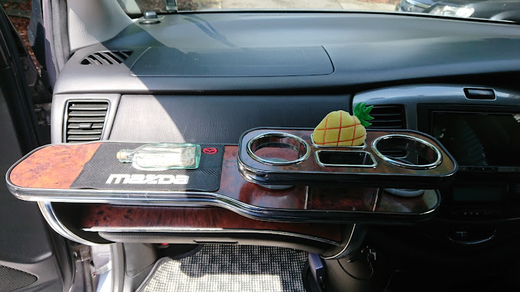 MPVの車検完了・イメチェンしました・あおくまさん有難うございます！・DIY・カラフルになったよぉ♪に関するカスタム事例の投稿画像3枚目