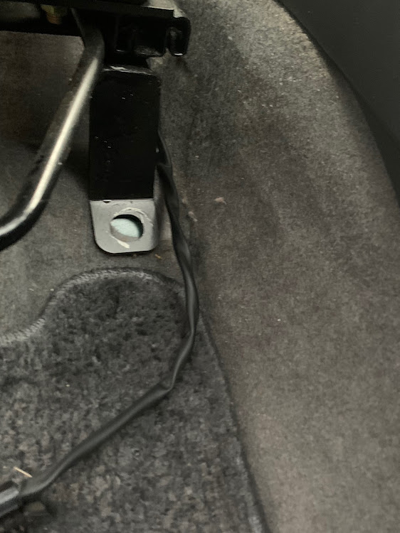 カペラの今年も半分過ぎました！・梅雨・台風対策・みんなのバネレートはいくつですか？・不要な物は消し去るに関するカスタム事例の投稿画像3枚目