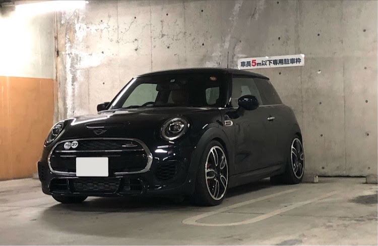 ミニジョンクーパーワークスのMINI LIVE・MINI・マフラー出口を見てみたいに関するカスタム事例の投稿画像4枚目