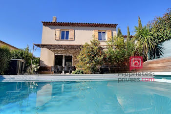 villa à Roquebrune-sur-Argens (83)