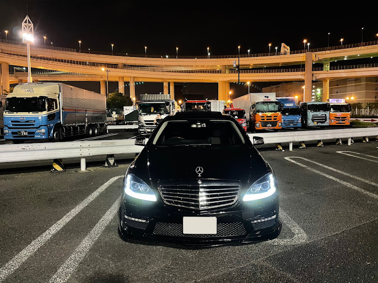 SクラスセダンのW221・大黒PAに関するカスタム事例の投稿画像2枚目