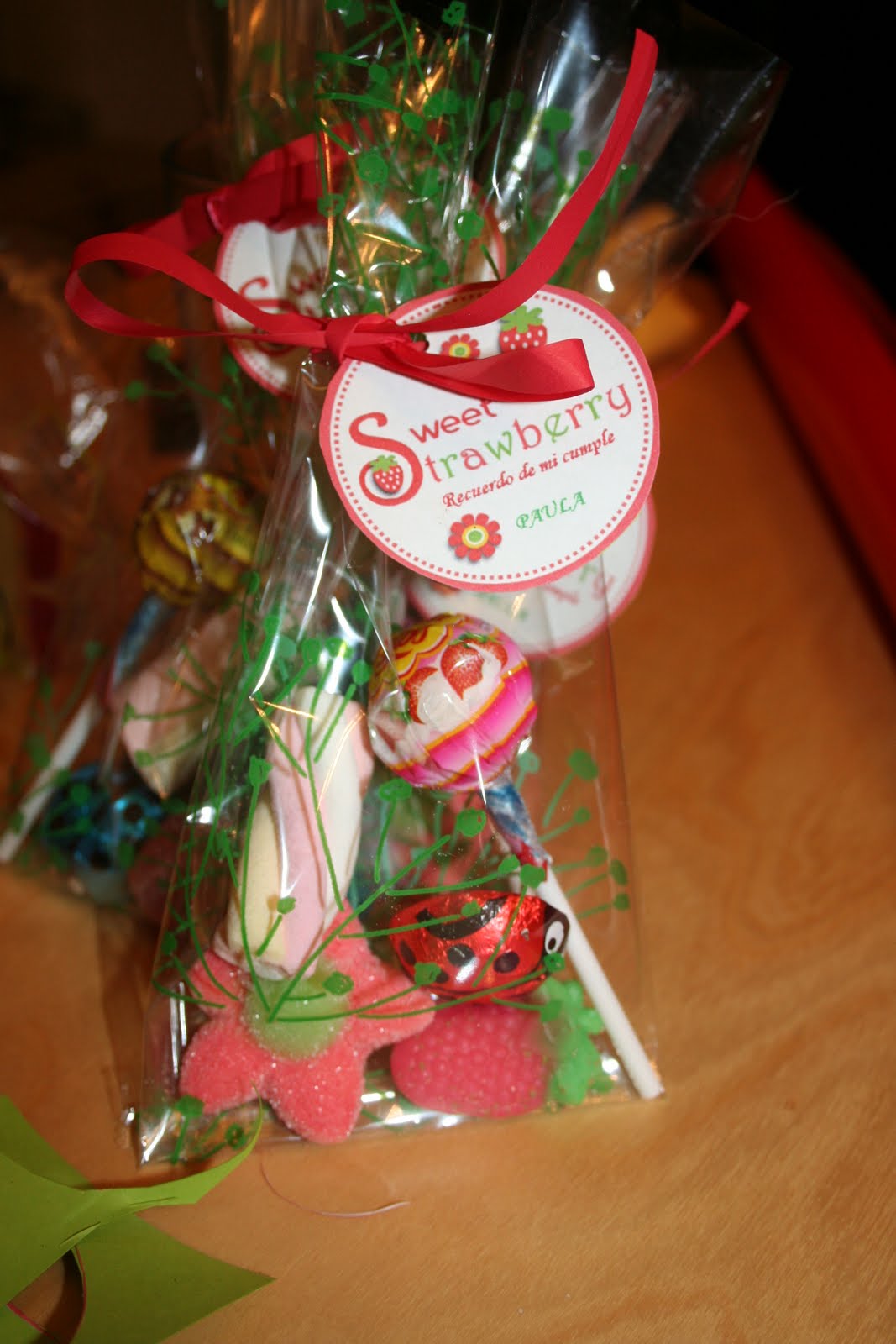 candy tables at weddings