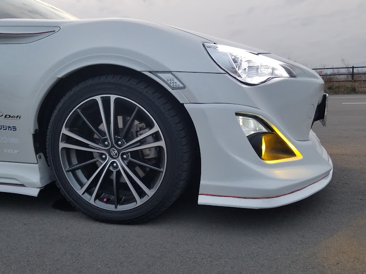 86の地べた撮り・納車6周年・納車時から現在までの進化に関するカスタム事例の投稿画像2枚目
