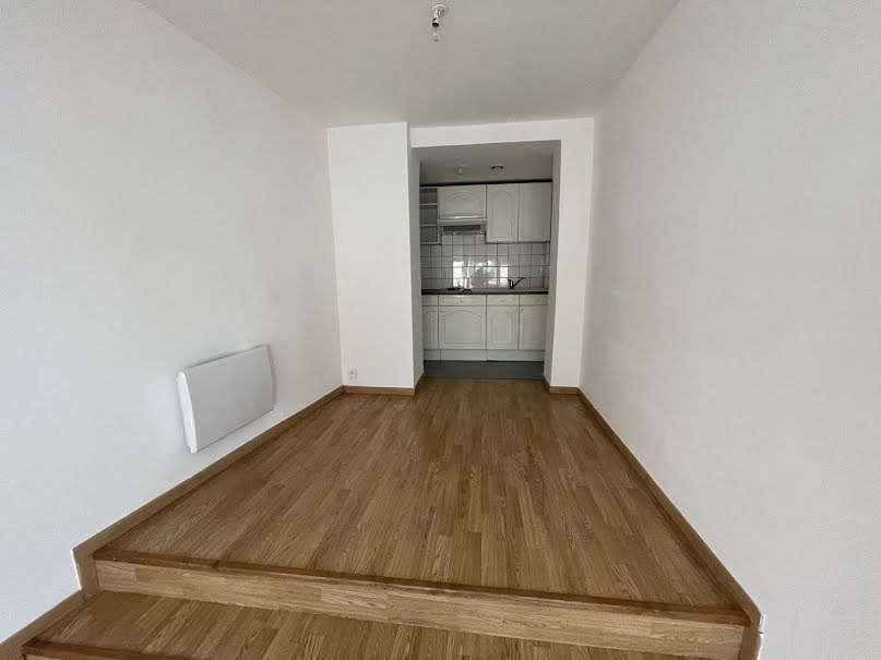 Location  appartement 2 pièces 39.07 m² à Saint-Quentin (02100), 501 €