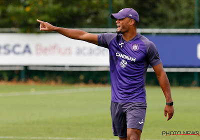 Kompany arrête sa carrière et prend place sur le banc d'Anderlecht !!! 