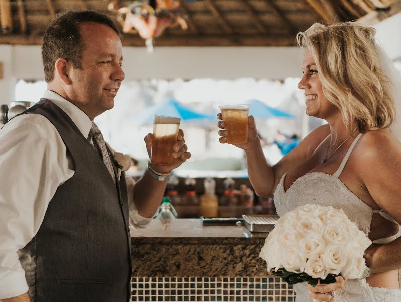 Fotógrafo de bodas Monica Casillas (flowerbythesea). Foto del 8 de abril 2018