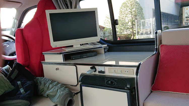 ハイエースワゴンのハイエース・ブリッド・ブリッド ストリームス・BRIDEに関するカスタム事例の投稿画像1枚目