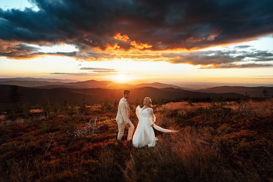 Fotógrafo de casamento Karolina Grzegorzek (karolinagrzegor). Foto de 3 de setembro 2022