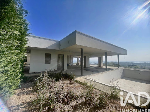 Villa with pool and terrace 2