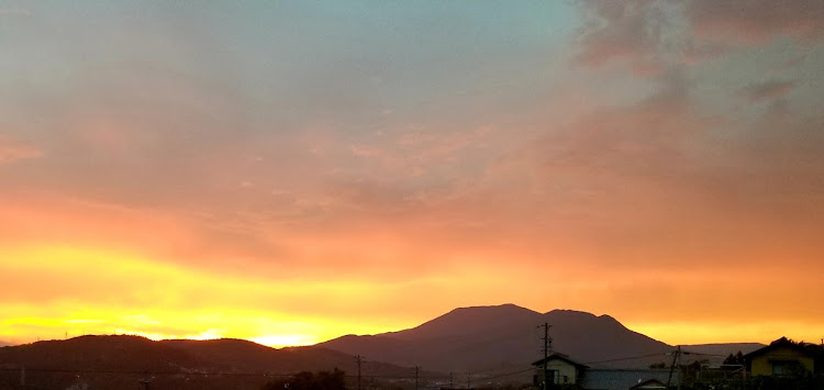 シャトルの夕焼け空に関するカスタム事例の投稿画像2枚目