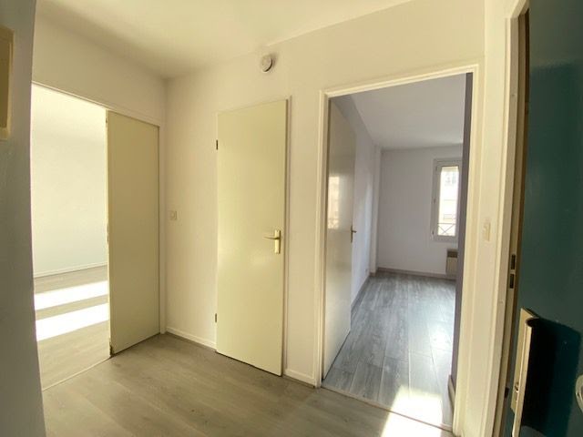 Location  appartement 2 pièces 38 m² à Pontault-Combault (77340), 795 €