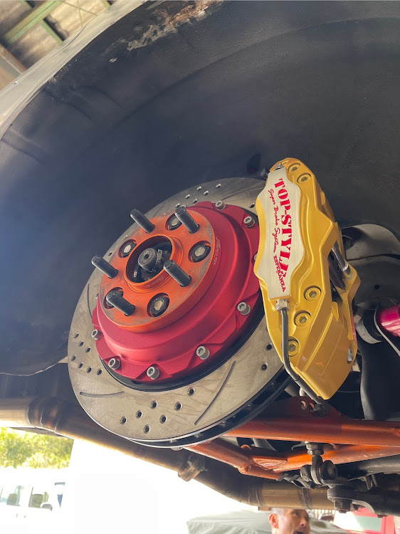 シーマのTOPSTYLE・トップスタイル・ESPERANZA・ブレーキシステム・y32シーマに関するカスタム事例の投稿画像3枚目