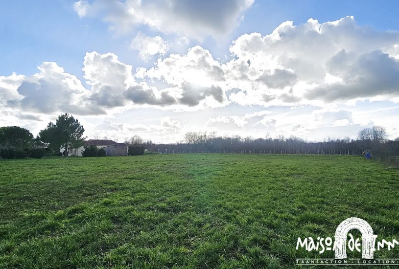  Vente Terrain à bâtir - 2 614m² à Bassac (16120) 