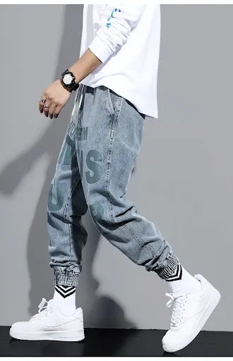 Title 4, Trendy mens loose fit jeans, designed for comf...
