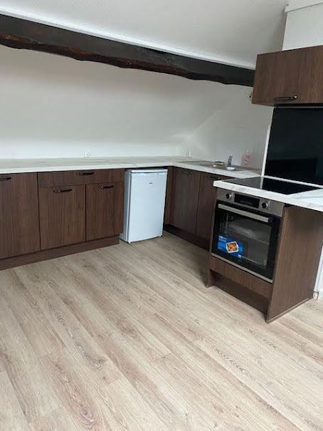 Location meublée appartement 1 pièce 28 m² à Beaumont-sur-Oise (95260), 670 €