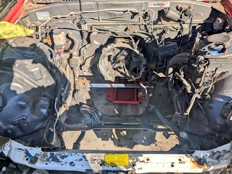RX-7のエンジンオーバーホール・DIY・エンジン載せるぞ・お悩み相談室に関するカスタム事例の投稿画像1枚目