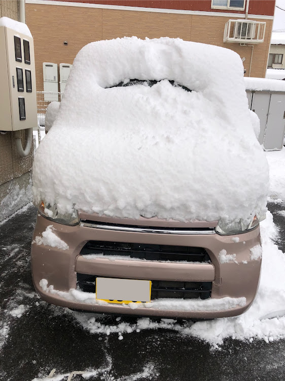 プリウスのエアサスはいいぞ〜！・黄フォグ愛好会・DIY・雪が積もった・アーッスすんごいこれ🤣に関するカスタム事例の投稿画像6枚目