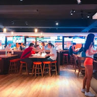 HOOTERS美式餐廳