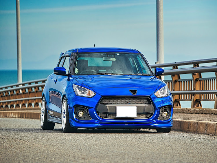 スイフトスポーツの仕事が早く終わったので・カメ活・オフ会に参加・ドライブ・投稿の秋に関するカスタム事例の投稿画像1枚目