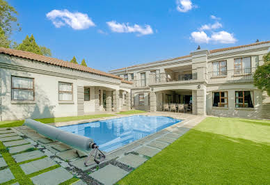 Maison avec piscine et jardin 20