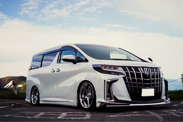 アルファードの車写活・絶好調　自分にとってのお薬・オリンピック・台風に気をつけて下さい・土用の丑の日に関するカスタム事例の投稿画像1枚目