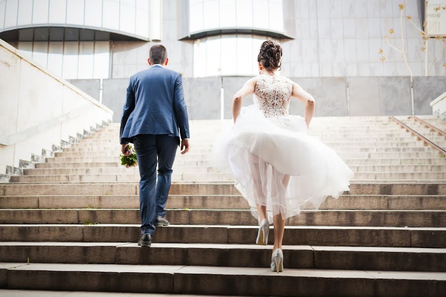 Fotografo di matrimoni Rosen Genov (studioplovdiv). Foto del 19 aprile 2018