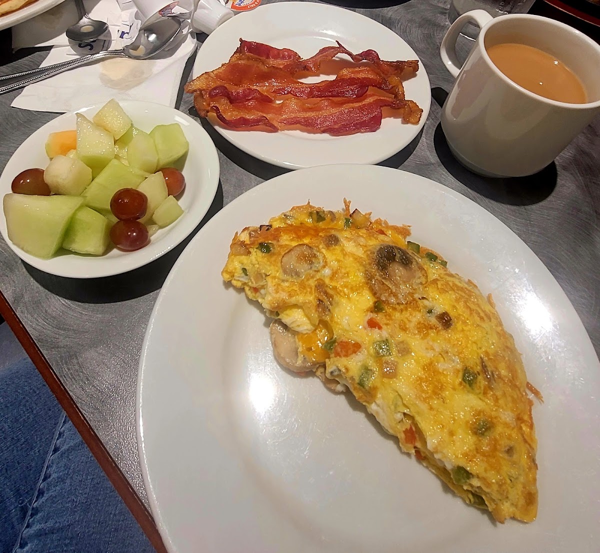 Western Omlette, bacon and fruit