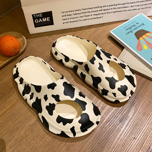 Title 3, Couple Slippers Summer Outdoor Sandals. Enjoy c...