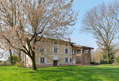 Villa with garden and terrace 2