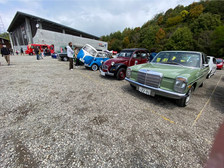 トムえもんさんが投稿した関西舞子サンデー・旧車・スーパーカー・オフ会・最高の仲間に関するカスタム事例の投稿画像3枚目