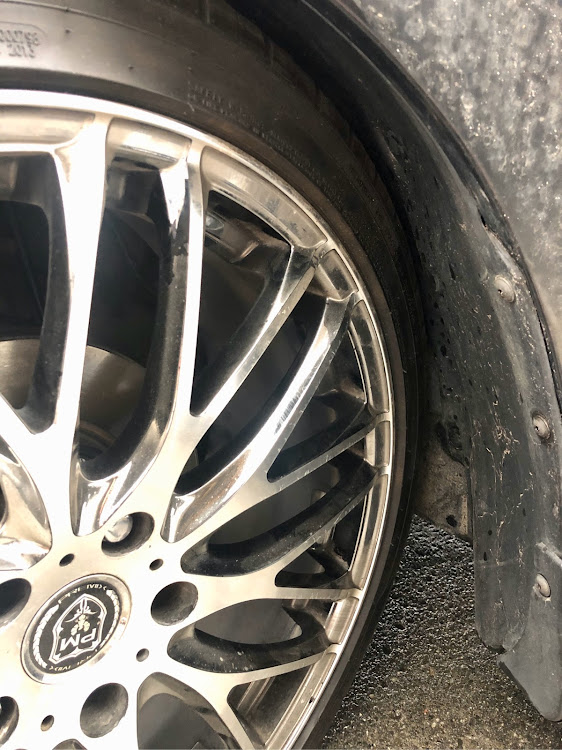 セレナの19インチホイール・HKS車高調に関するカスタム事例の投稿画像4枚目