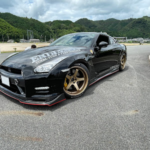 NISSAN GT-R R35