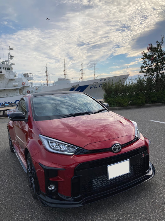 GRヤリスの洗車・赤色・お盆休みに関するカスタム事例の投稿画像1枚目