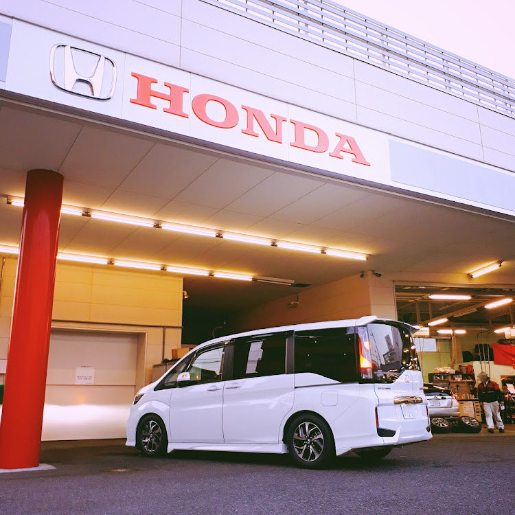 ステップワゴンの洗車してくれるって・でも明日雨っぽい・半年で3000kmに関するカスタム事例の投稿画像1枚目