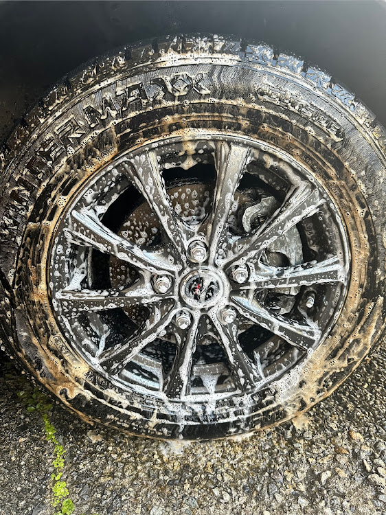 ノアの夏バテ気味・水も滴る良い愛車・熱中症に気をつけて!!・夕立に関するカスタム事例の投稿画像3枚目