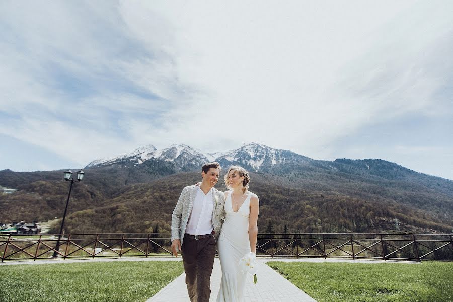 Fotógrafo de casamento Slava Novikov (slavno). Foto de 9 de abril 2018