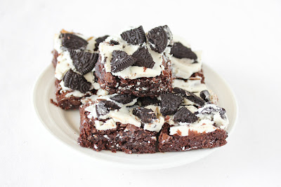 photo of a plate of oreo brownies