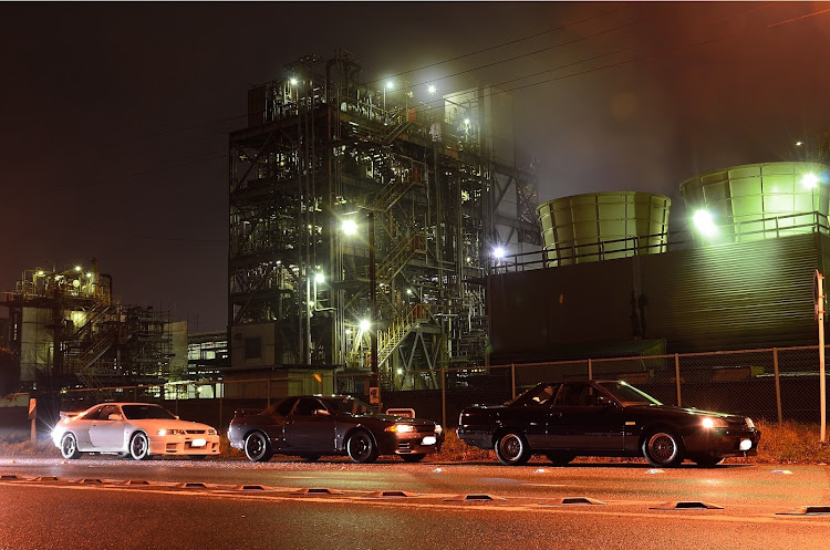 スカイラインのドライブ・スカイラインGT-R・工場夜景に関するカスタム事例の投稿画像1枚目