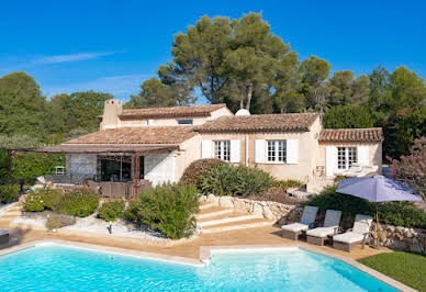 Villa avec piscine et jardin 2