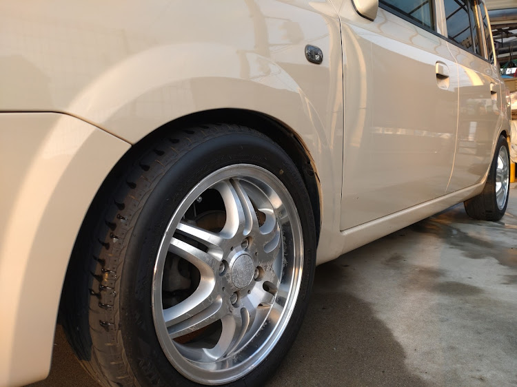 アルトラパンのタイヤホイール交換・洗車、コーティングに関するカスタム事例の投稿画像2枚目