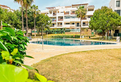 Appartement avec terrasse et piscine 2