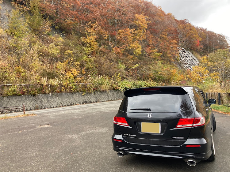 オデッセイのRB3オデッセイアブソルート・紅葉と愛車・ドライブ・山へに関するカスタム事例の投稿画像1枚目